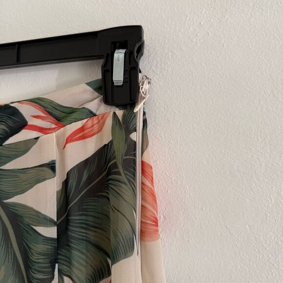 Show Me Your Mumu Princess Di Maxi Skirt Kauai Kisses
matching Crop Top small - Picture 7 of 12